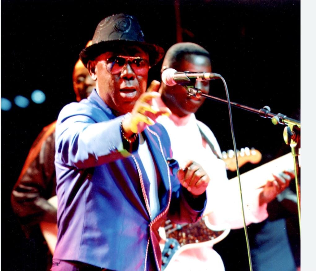 Ekambi Brillant forever: des hommages font briller l’étoile